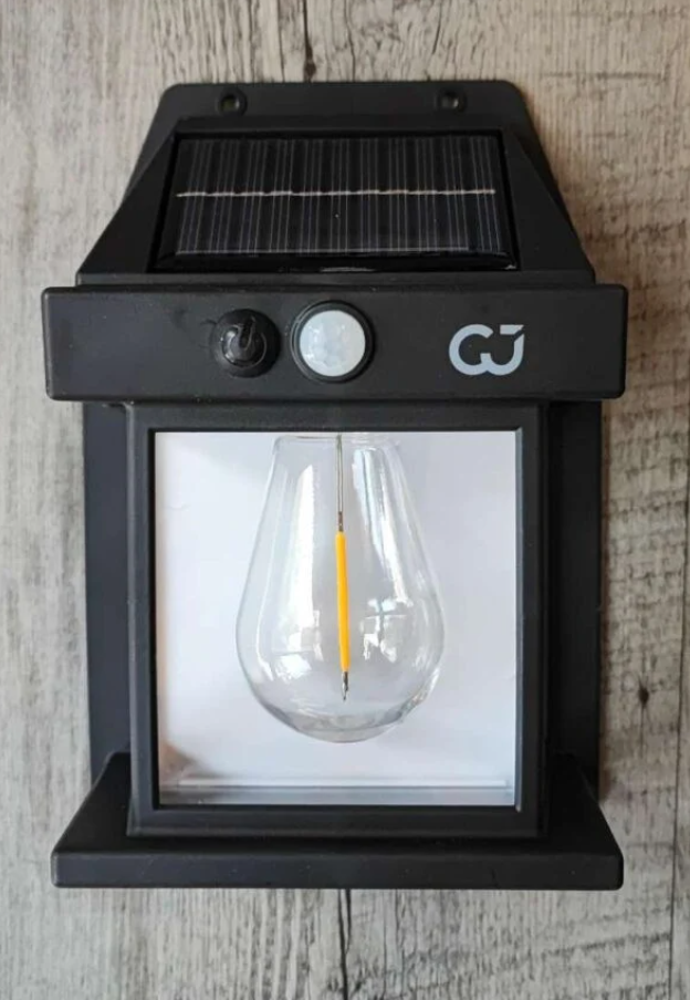 Set 4 Lămpi Solare de Perete Retro Kivoo – Senzor de Mișcare (5-8m) & Crepuscular, 3 Moduri de Iluminare, 600 Lumeni, Baterie 1800mAh, Protecție IP65, Negru